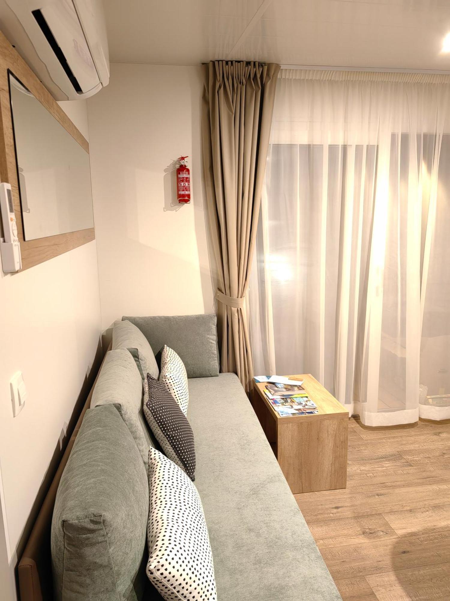 Mobile Home Tonka Biograd Na Moru Dış mekan fotoğraf